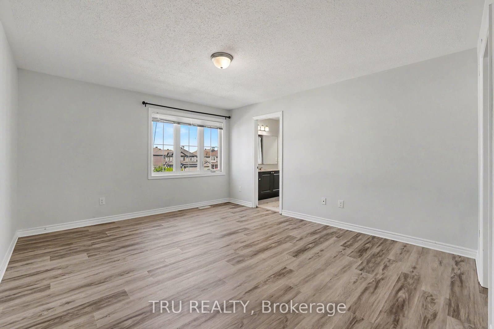 425 Aphelion Crescent thumbnail 19