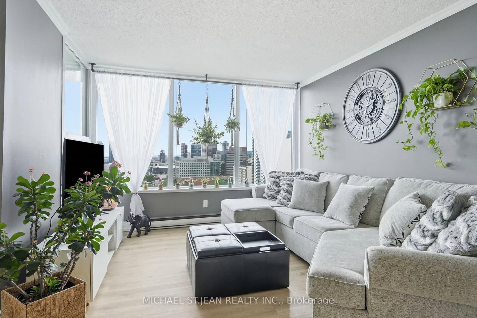 75 Queen Street N, Unit 1702 thumbnail 13