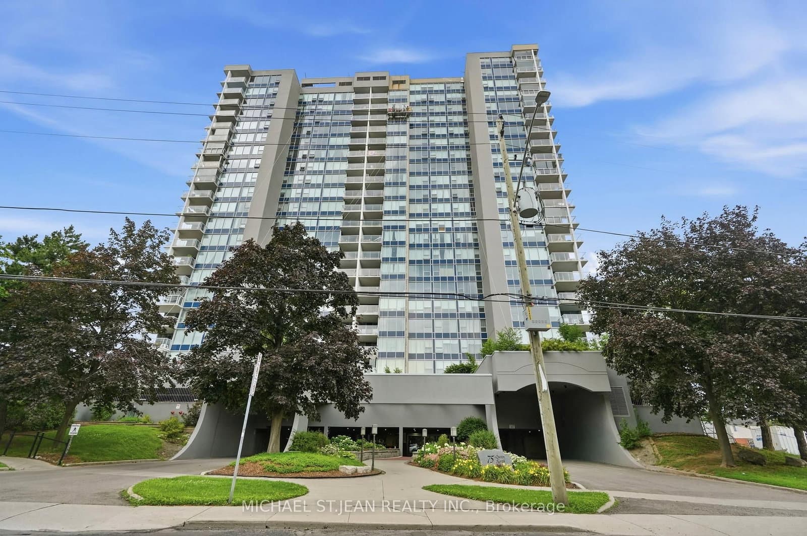 75 Queen Street N, Unit 1702 thumbnail 2