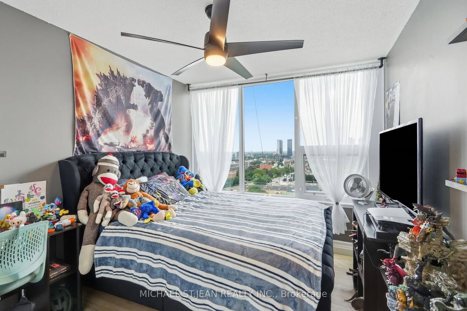 75 Queen Street N, Unit 1702 thumbnail 30