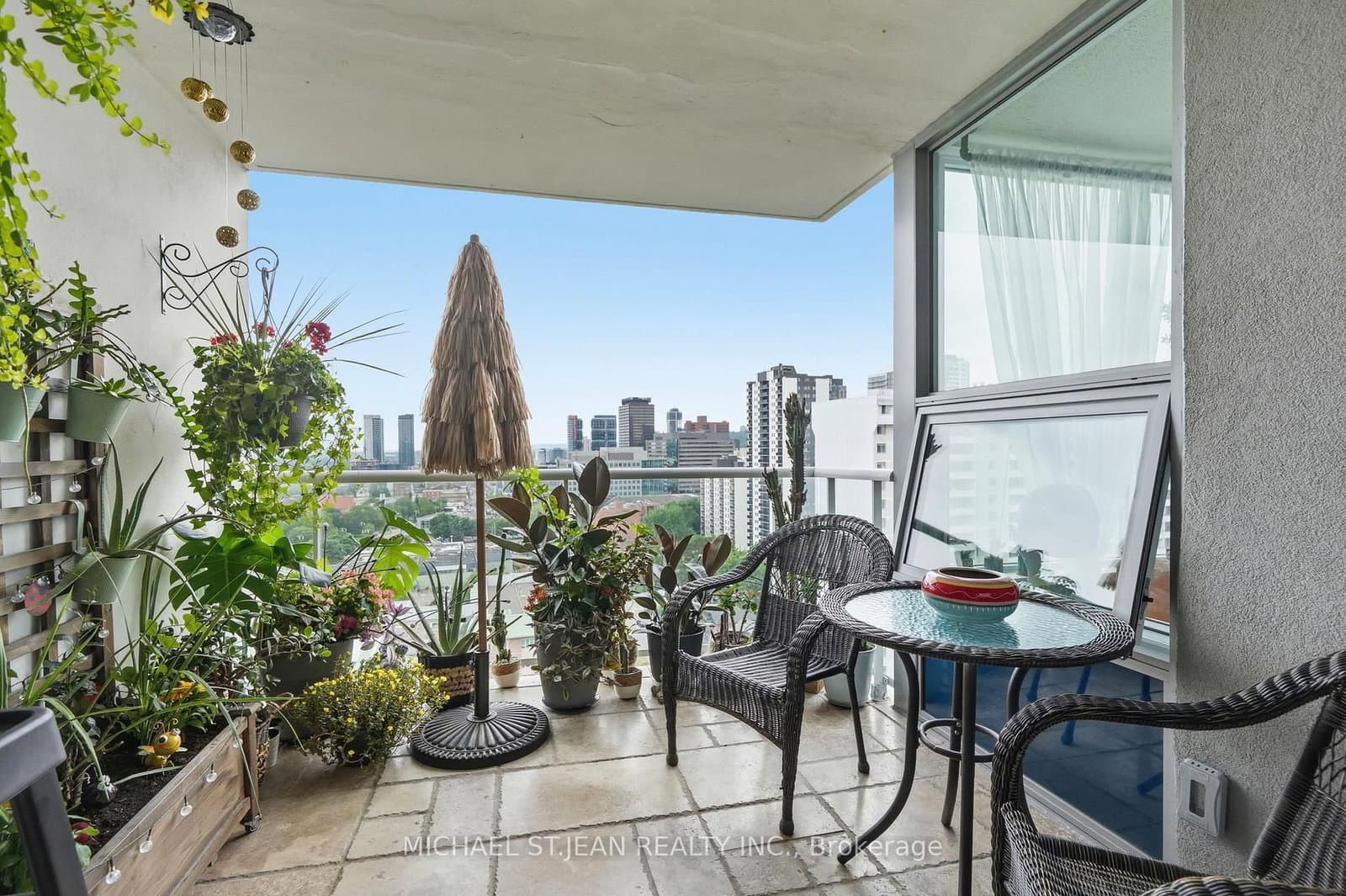 75 Queen Street N, Unit 1702 thumbnail 34