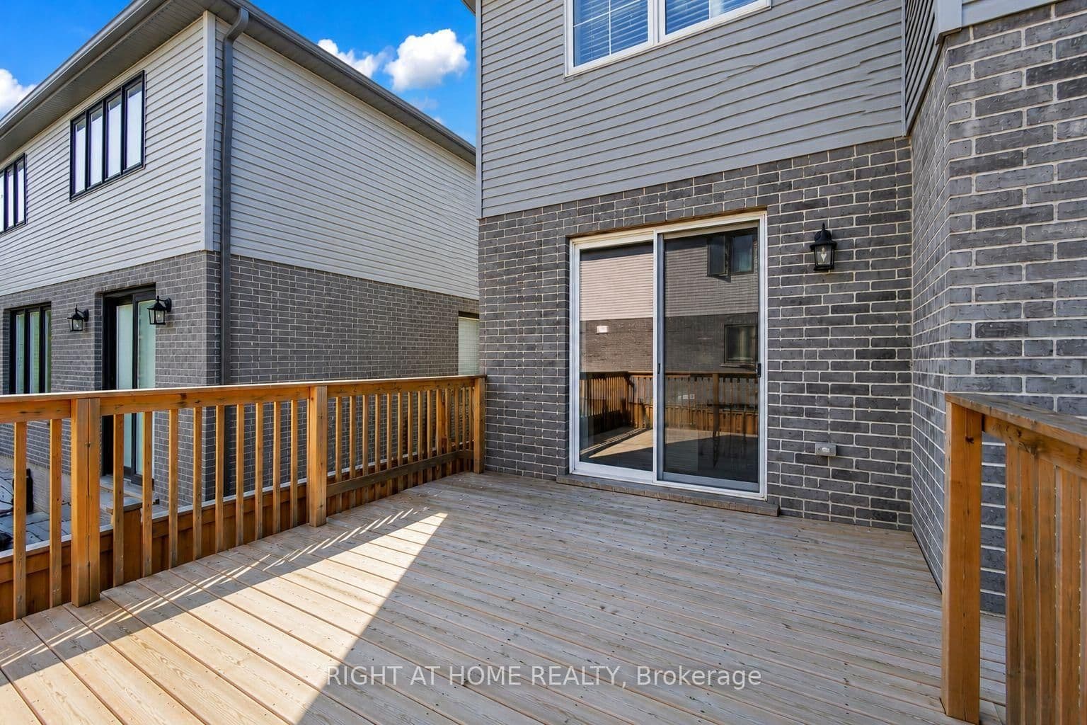 321 Carriage Way thumbnail 49