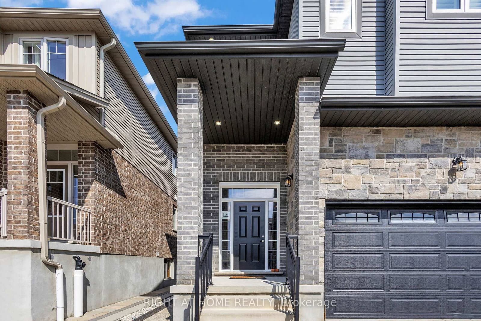 321 Carriage Way thumbnail 5