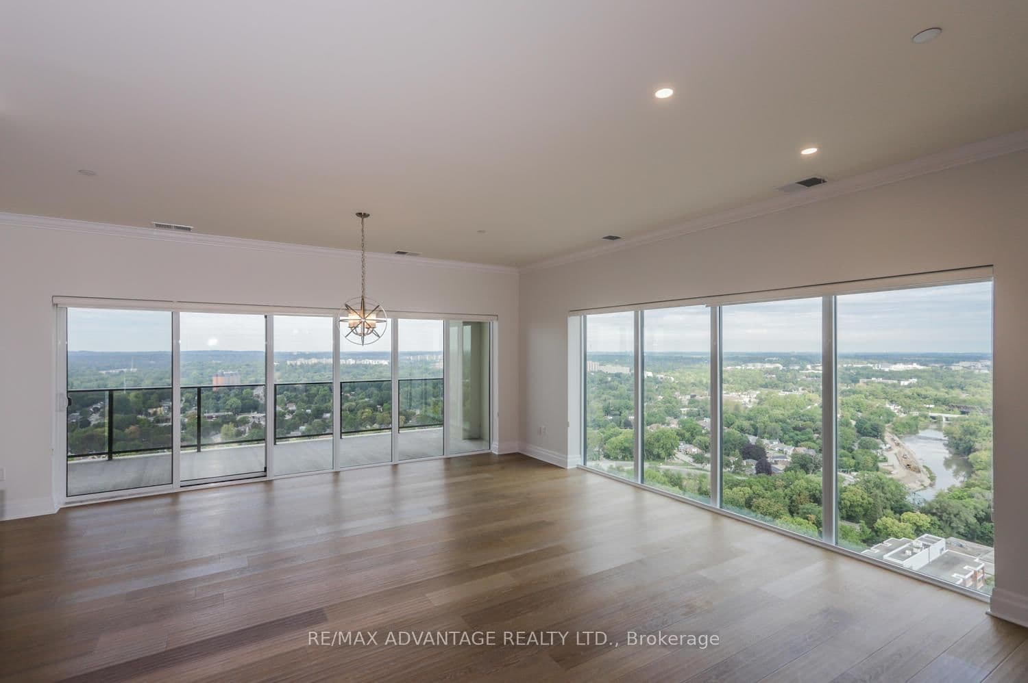 505 Talbot Street, Unit 2701 thumbnail 4