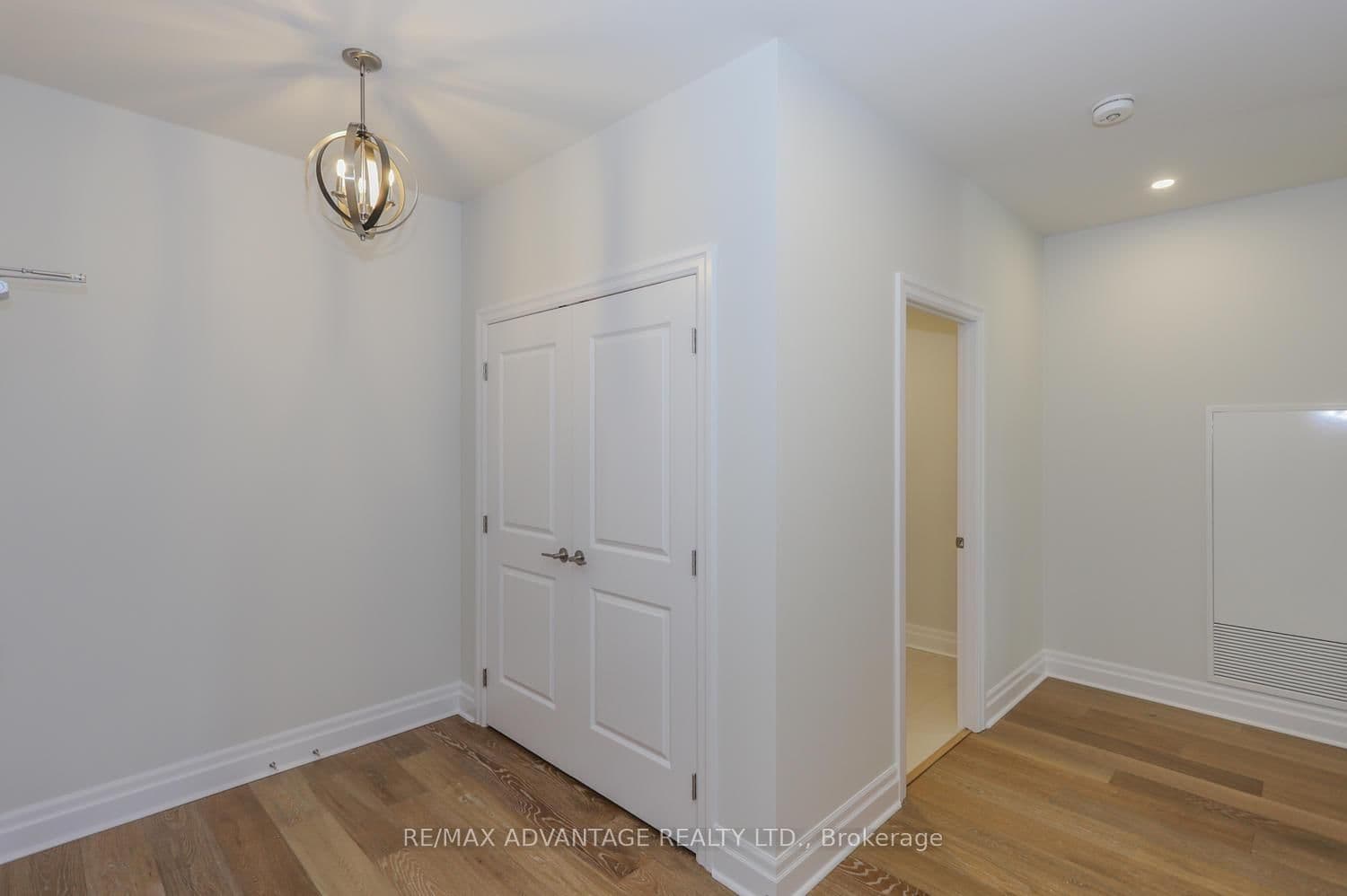 505 Talbot Street, Unit 2701 thumbnail 40