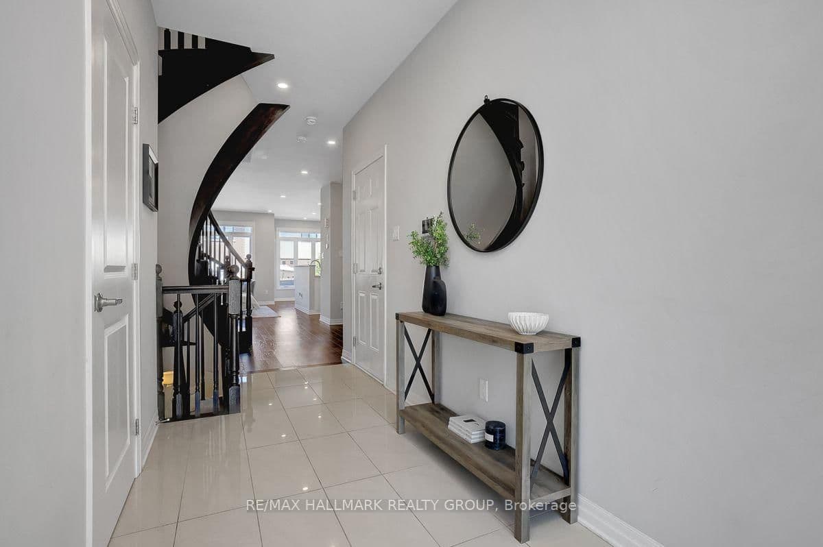 317 Lysander Place thumbnail 3