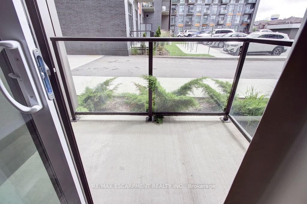 450 Dundas Street E, Unit 110 thumbnail 12