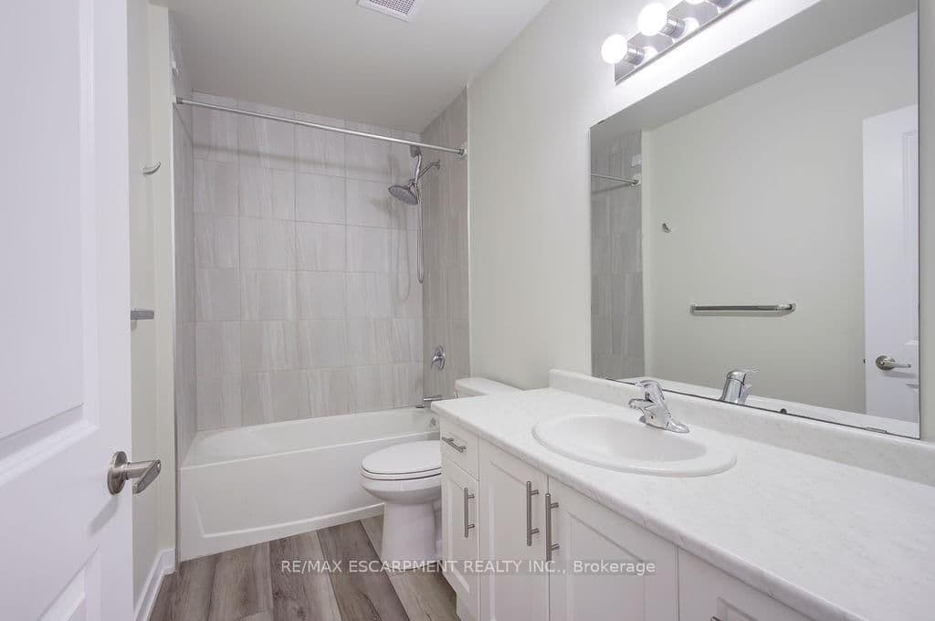 450 Dundas Street E, Unit 110 thumbnail 17