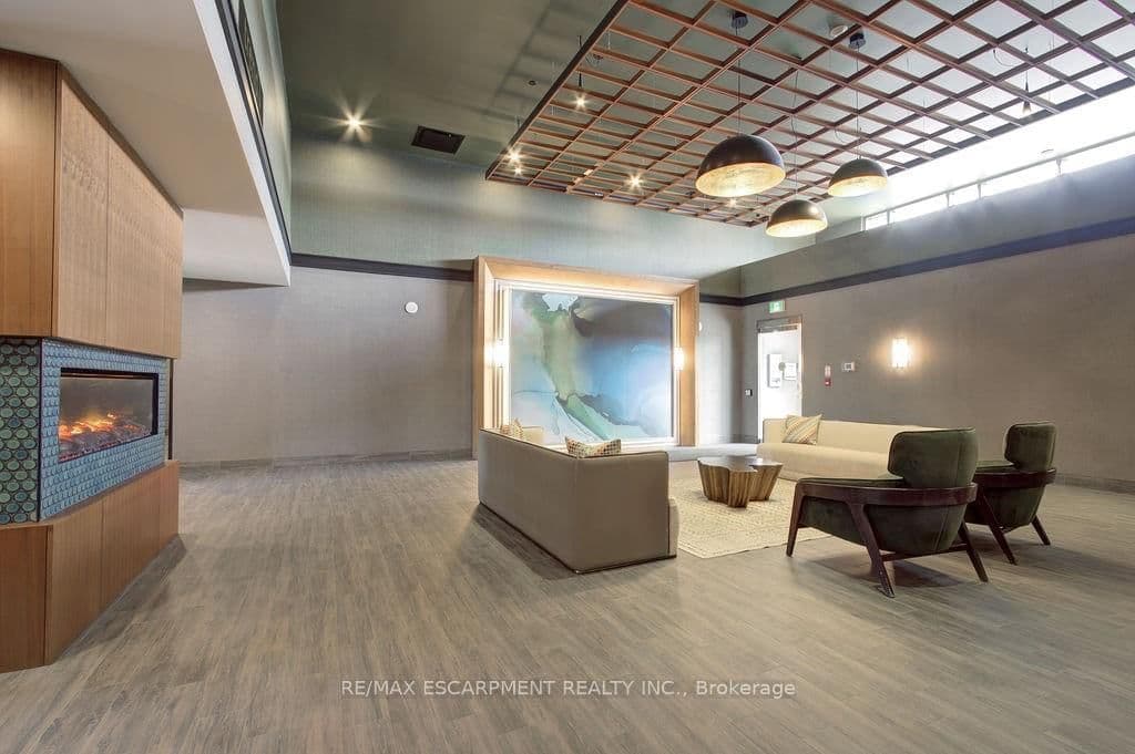 450 Dundas Street E, Unit 110 thumbnail 23