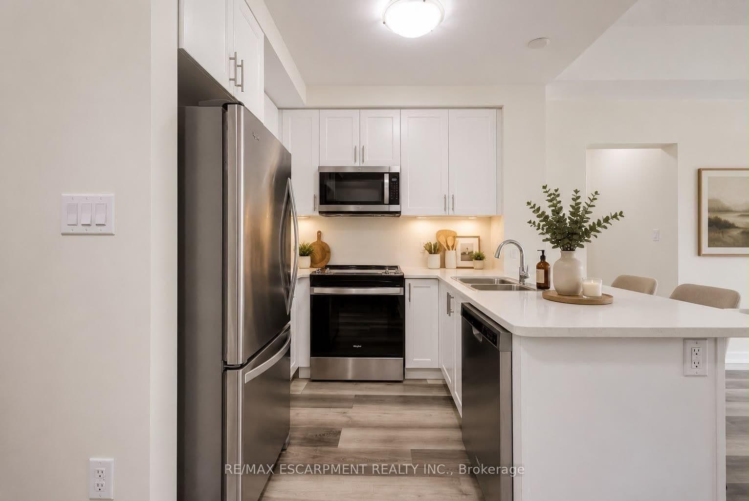 450 Dundas Street E, Unit 110 thumbnail 4