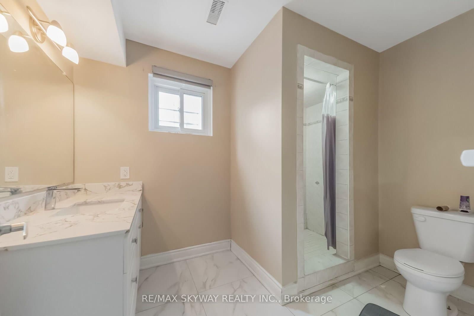 42 Newbury Drive thumbnail 35