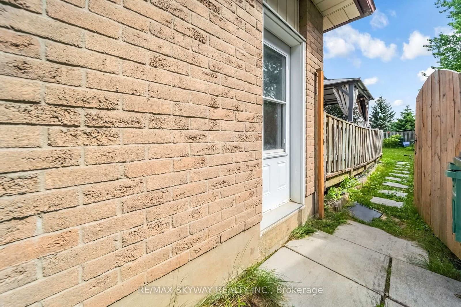 42 Newbury Drive thumbnail 42