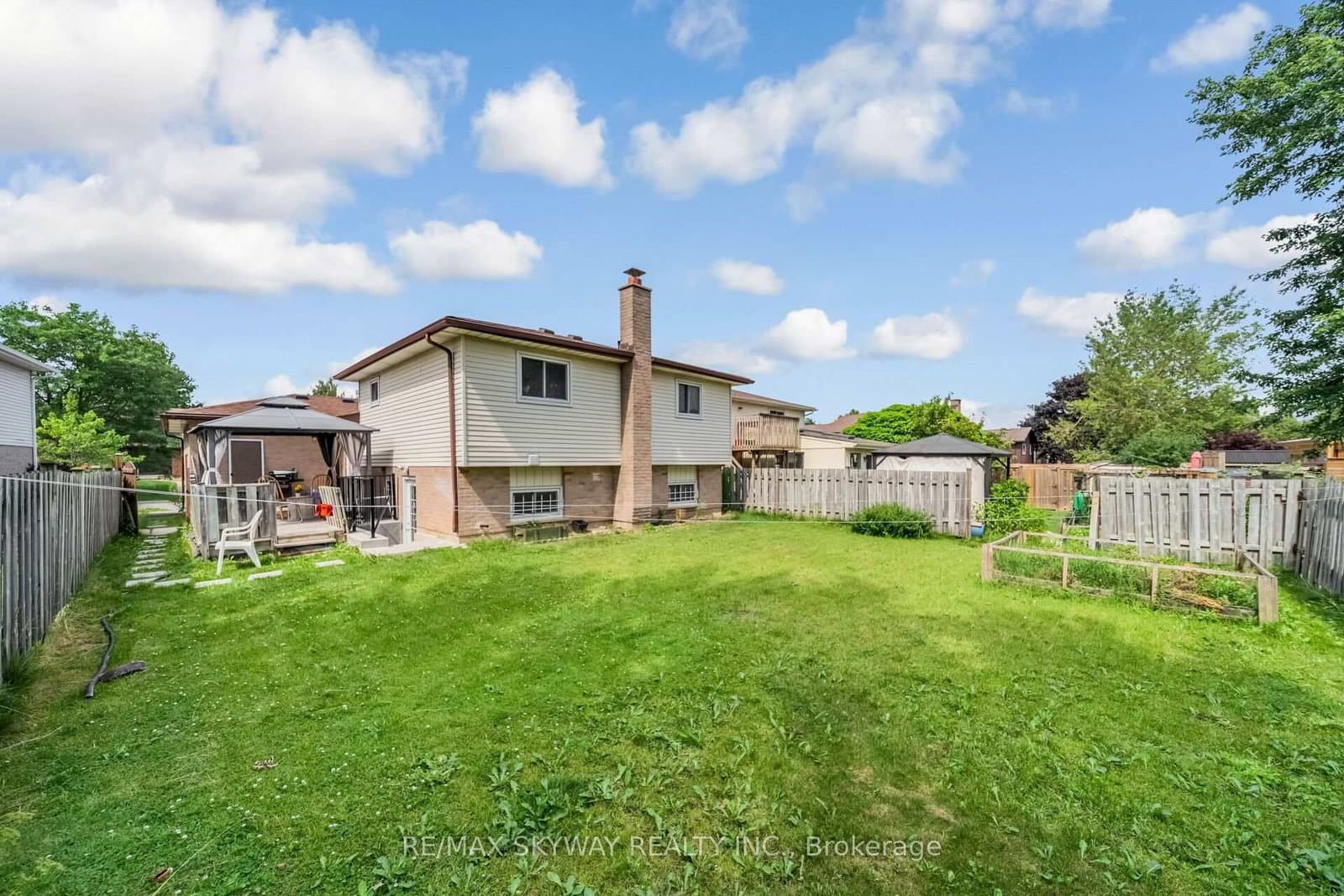 42 Newbury Drive thumbnail 45