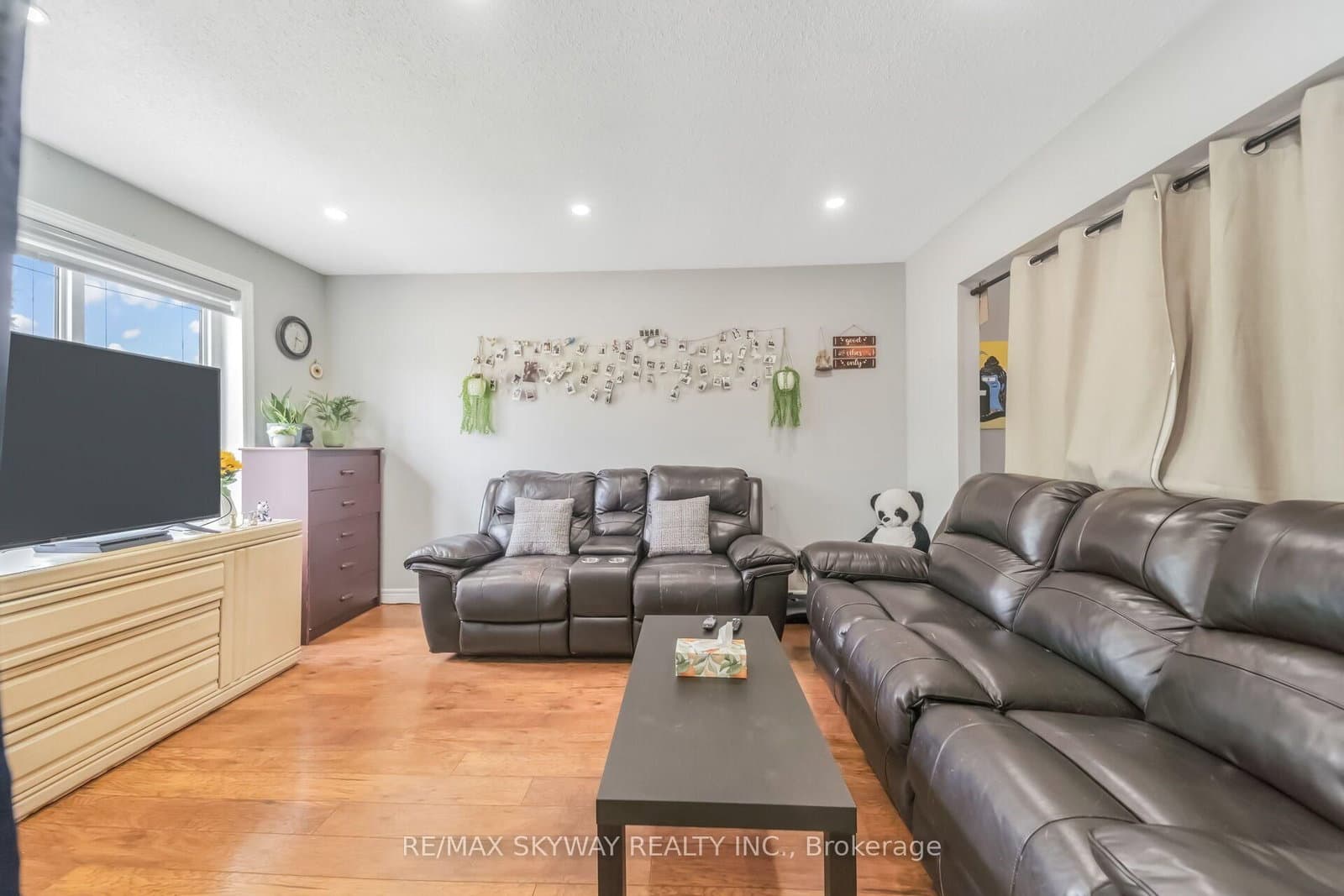 42 Newbury Drive thumbnail 9