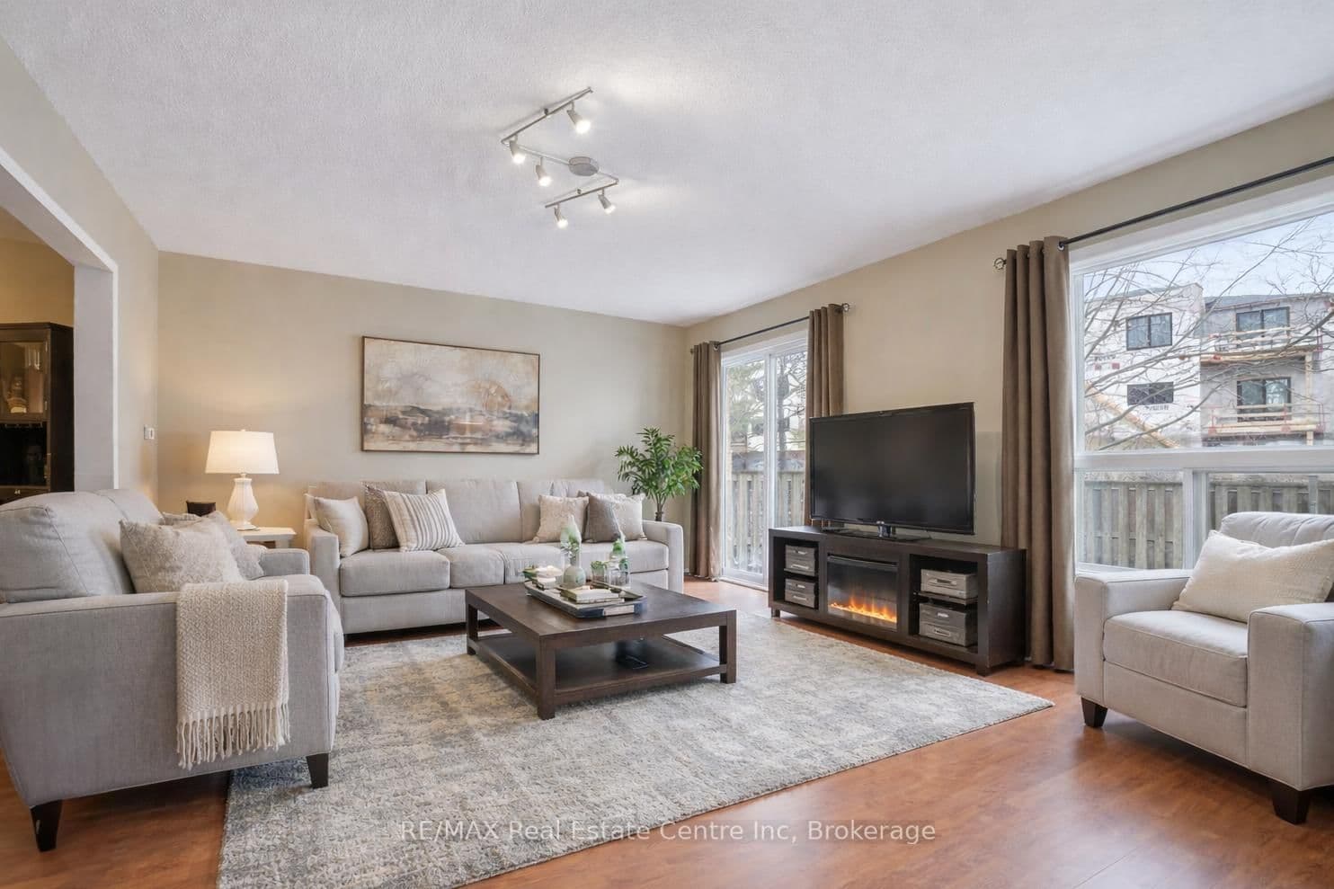210 DAWN Avenue, Unit 38 thumbnail 4
