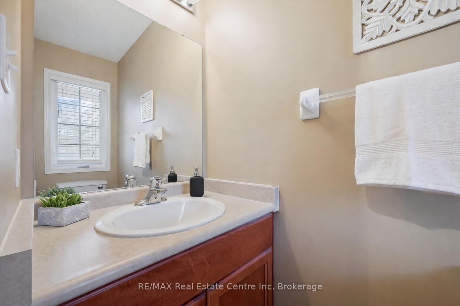 210 DAWN Avenue, Unit 38 thumbnail 5