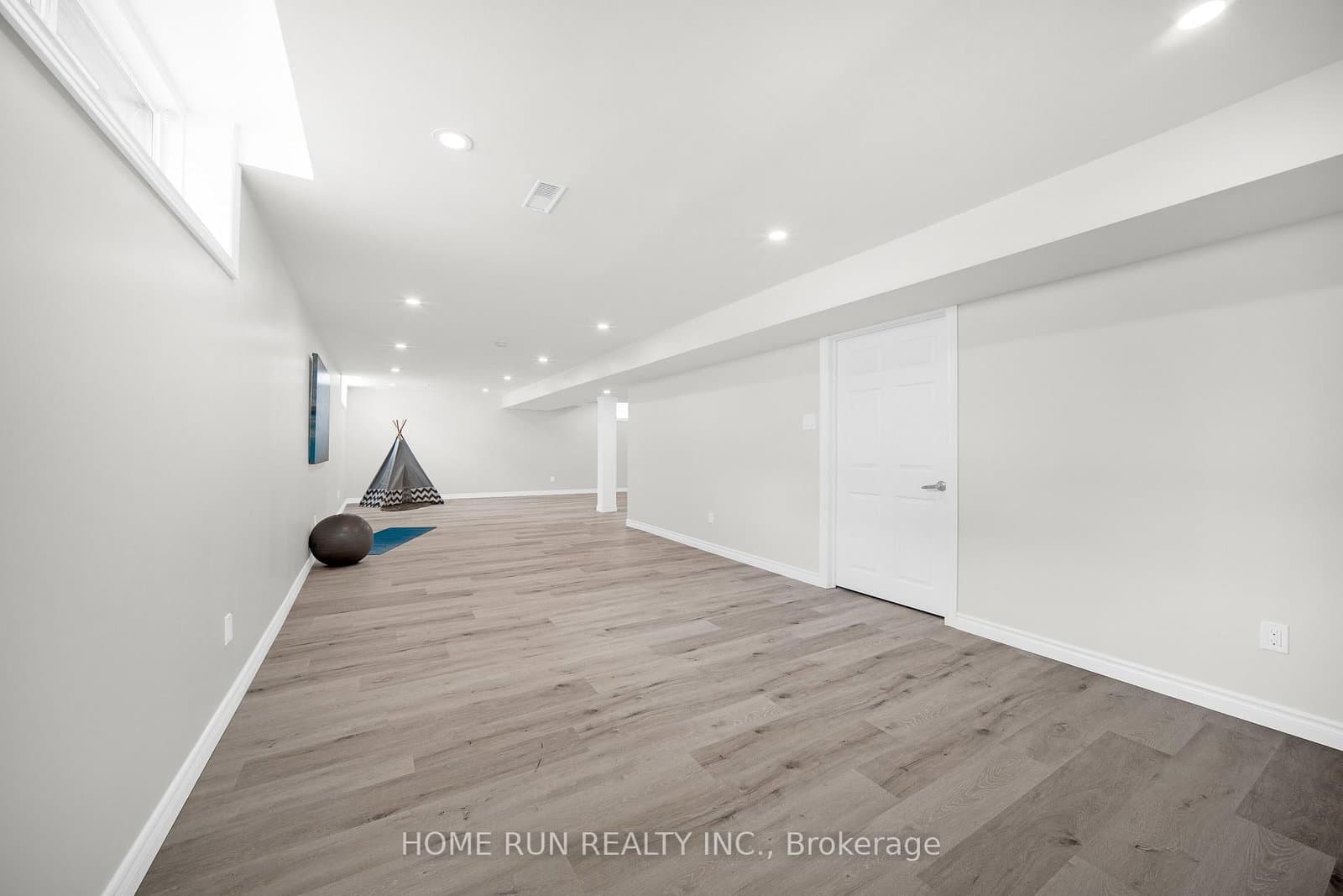 531 Bretby Crescent thumbnail 49