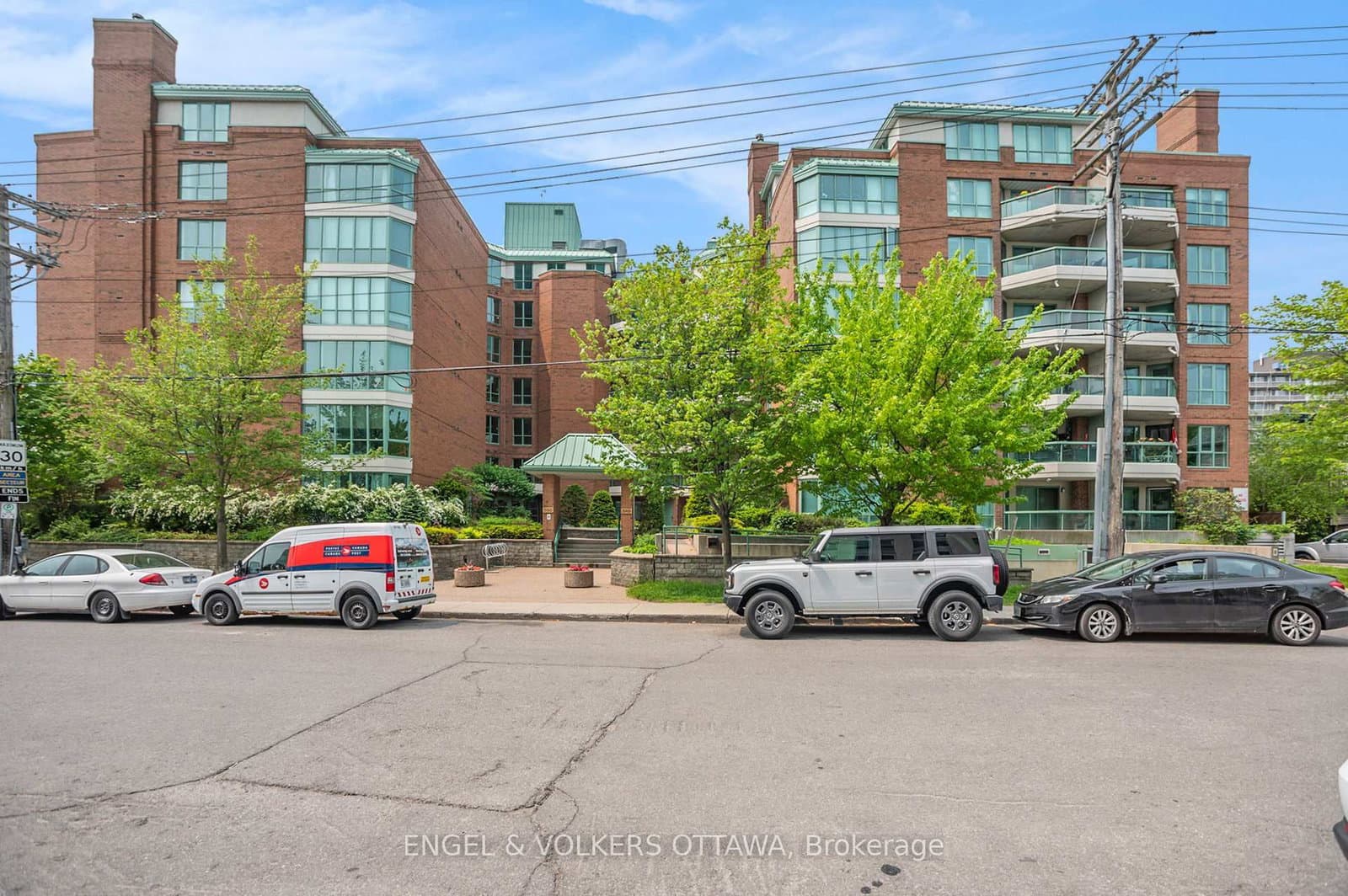 #507 - 550 Cambridge Street S