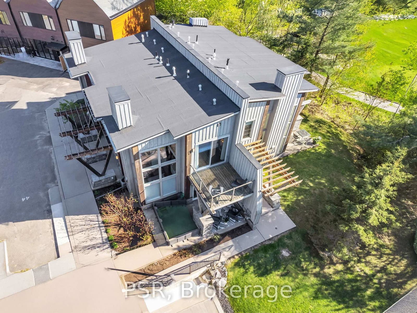 44 Carrick Trail thumbnail 2