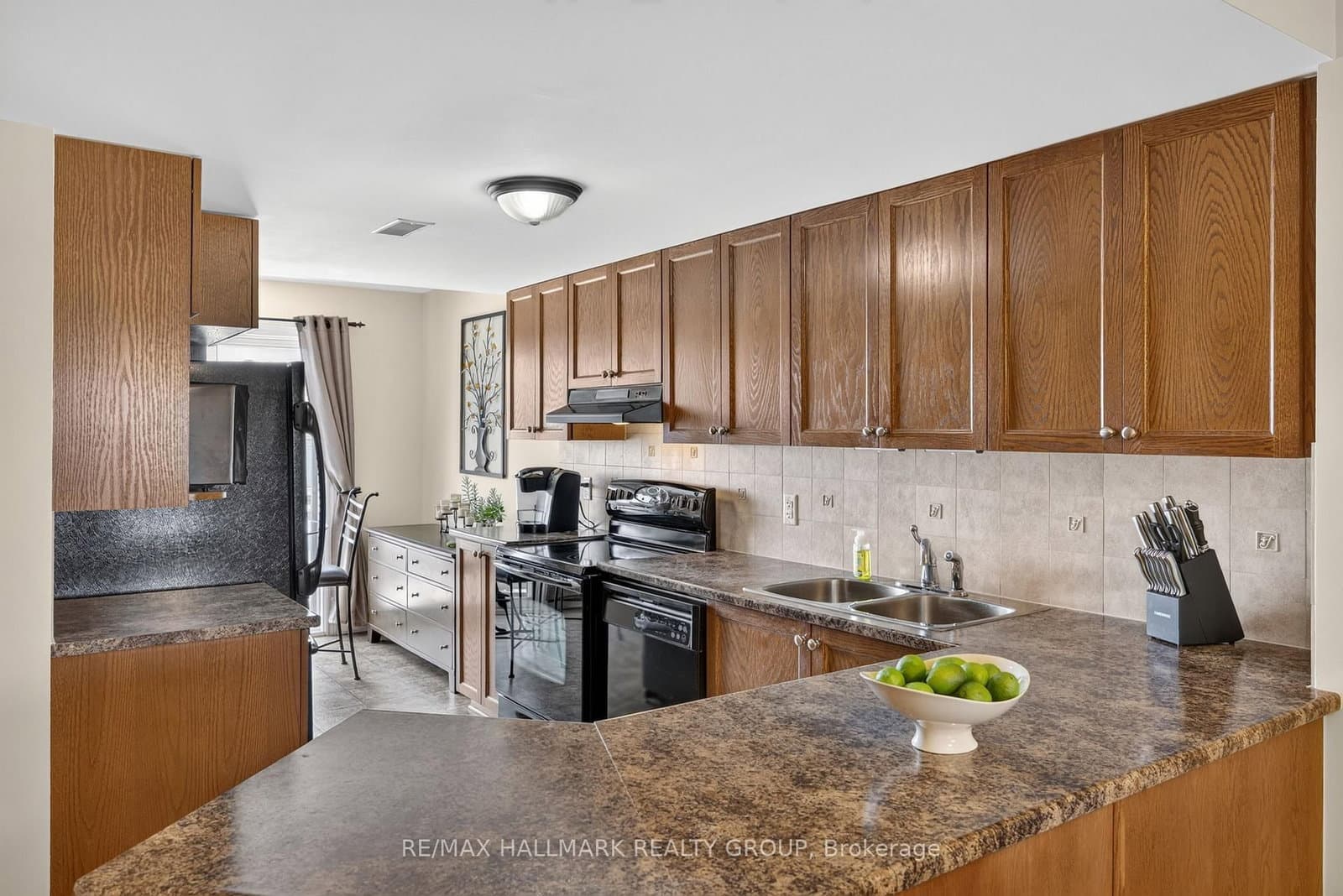 581 Lakeridge Drive, Unit 16 thumbnail 14