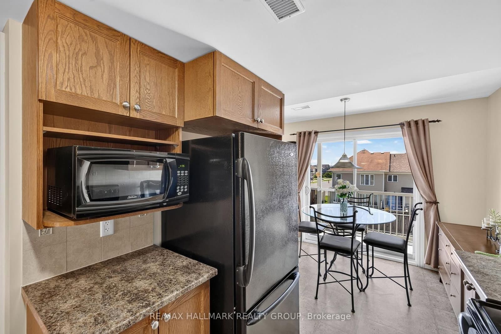 581 Lakeridge Drive, Unit 16 thumbnail 20