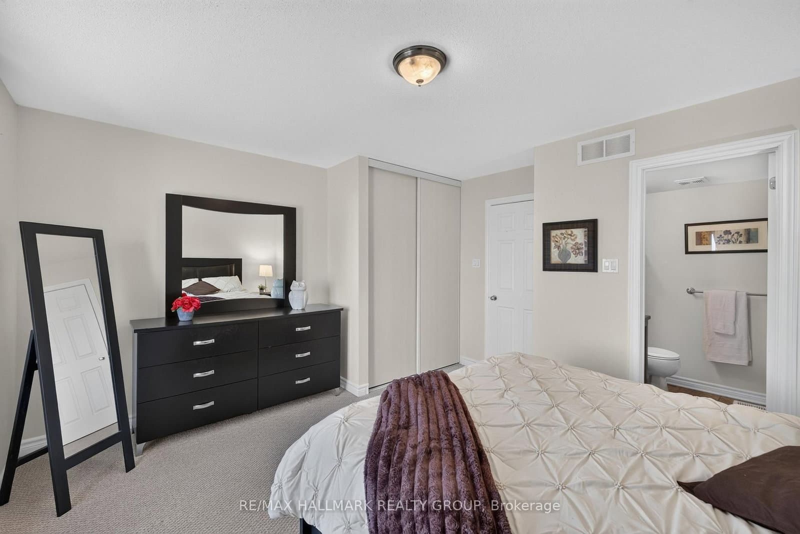581 Lakeridge Drive, Unit 16 thumbnail 35