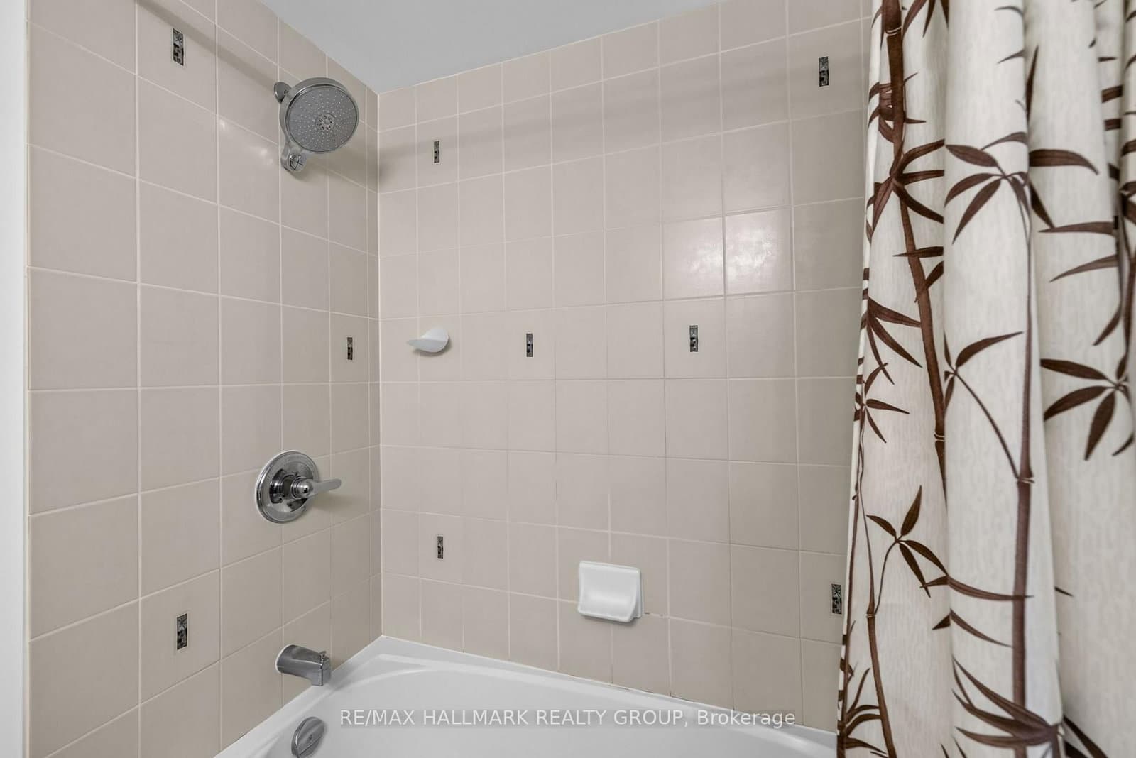 581 Lakeridge Drive, Unit 16 thumbnail 37