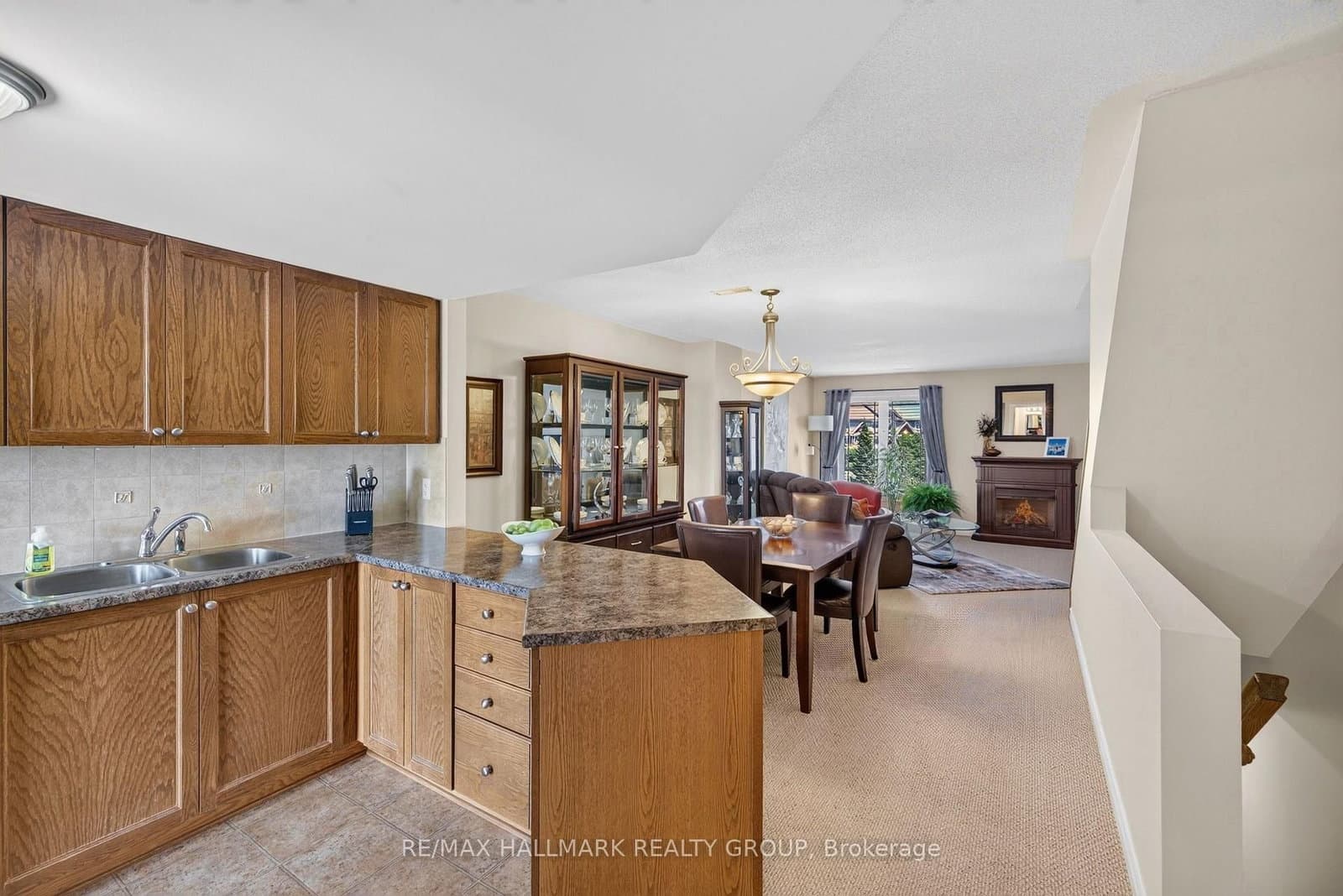 581 Lakeridge Drive, Unit 16 thumbnail 5