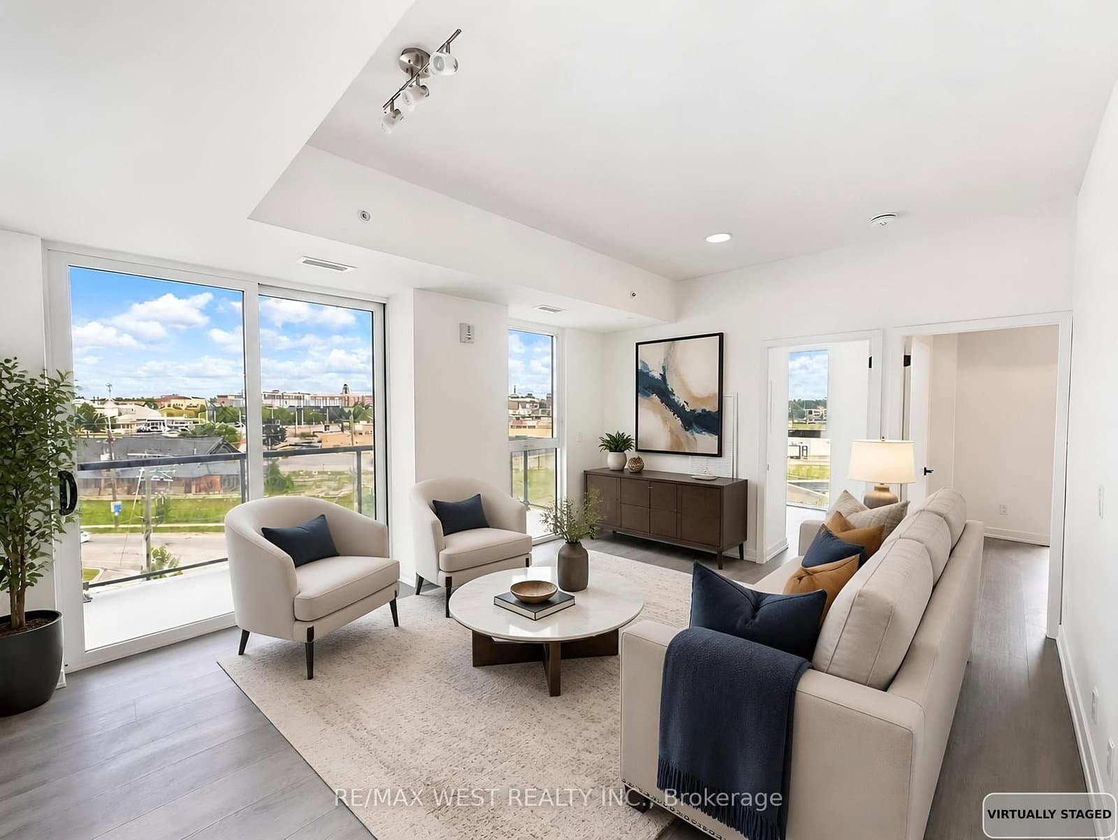 #501 - 33 Erie Avenue