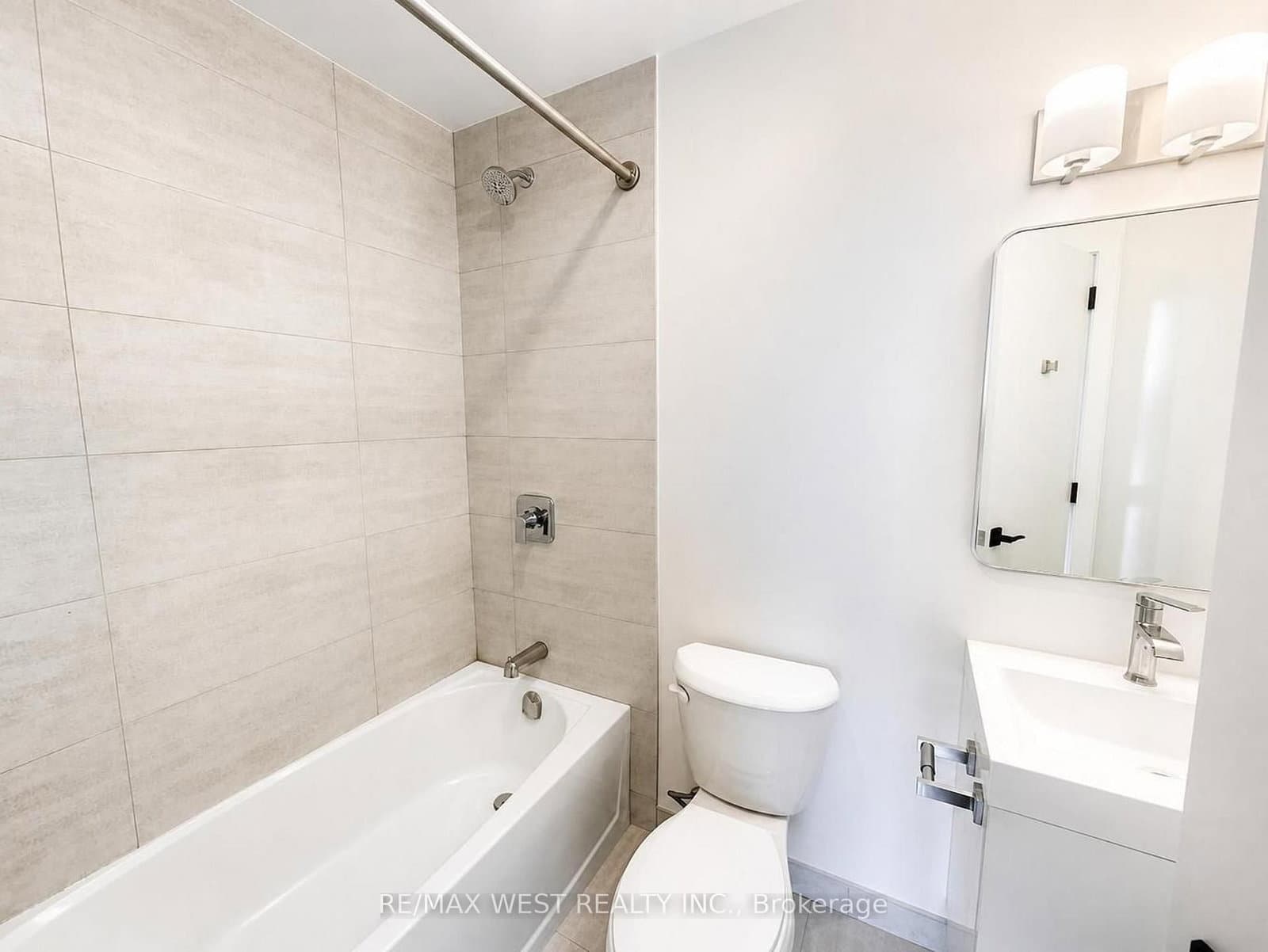 33 Erie Avenue, Unit 501 thumbnail 14