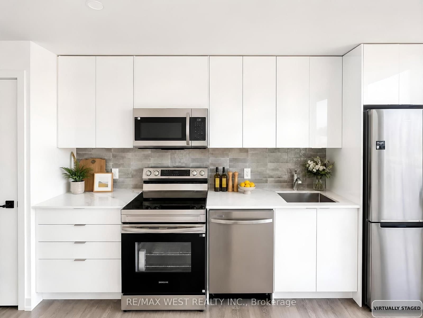 33 Erie Avenue, Unit 501 thumbnail 5