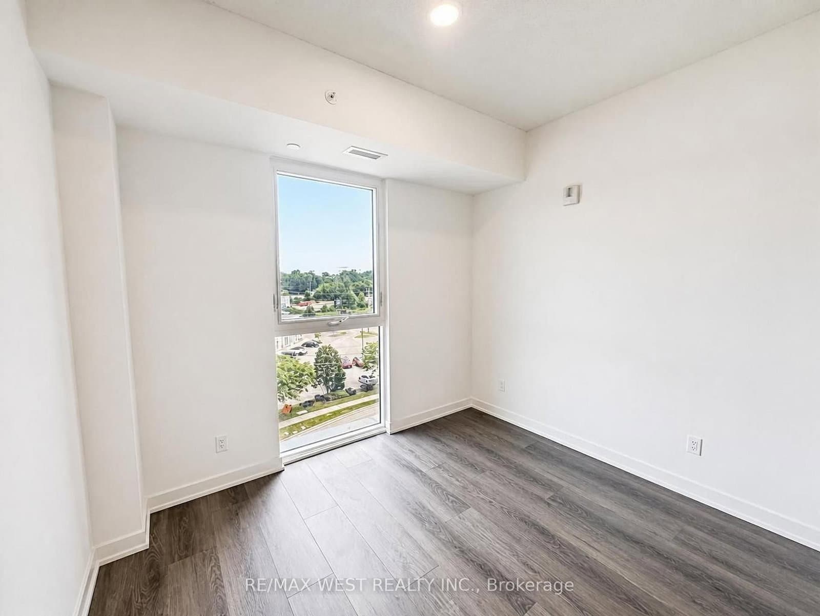 33 Erie Avenue, Unit 501 thumbnail 8