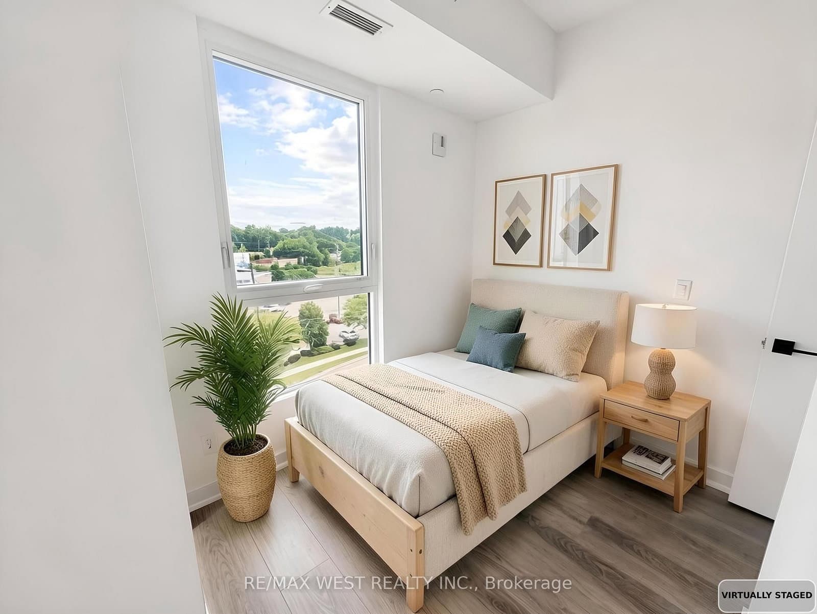 33 Erie Avenue, Unit 501 thumbnail 9