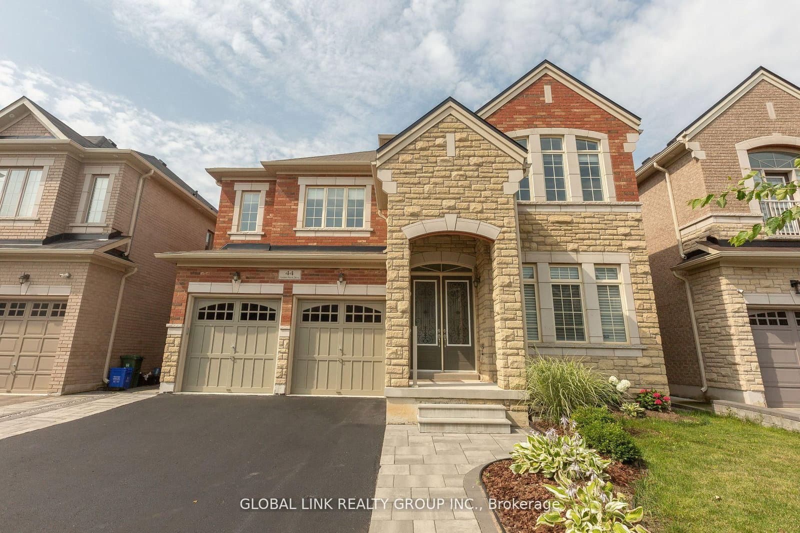 44 Golden Hawk Drive - Image 1