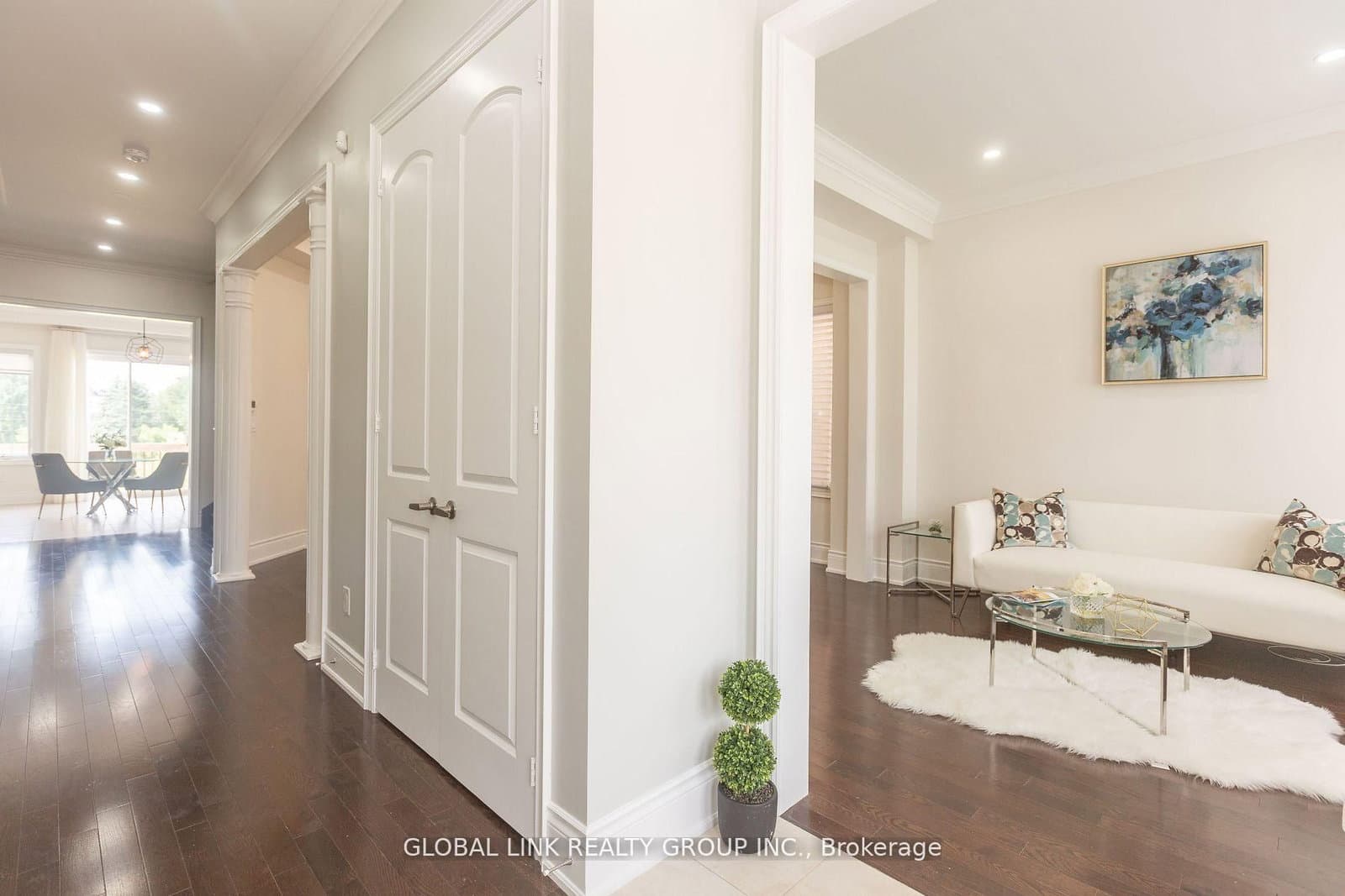 44 Golden Hawk Drive thumbnail 2