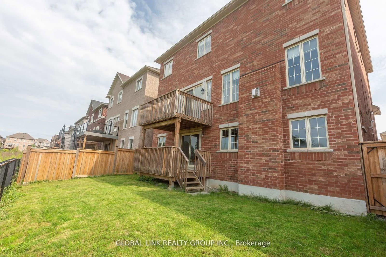 44 Golden Hawk Drive thumbnail 32