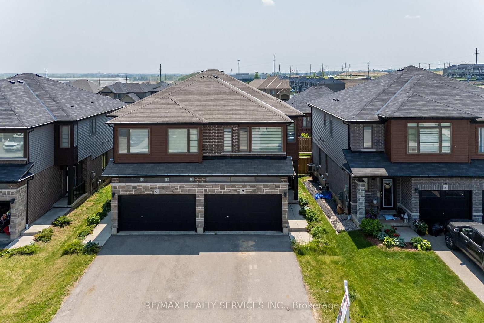 7 Baker Lane - Image 1