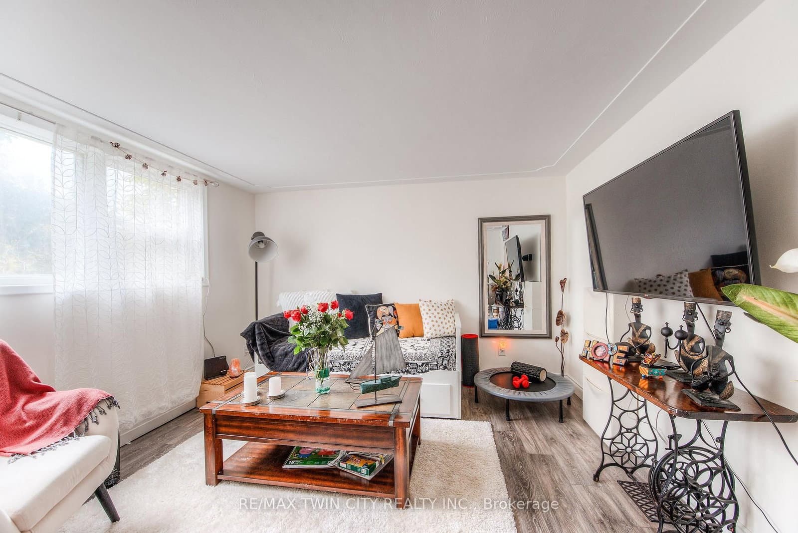 132 Allen Street E, Unit 1 thumbnail 12