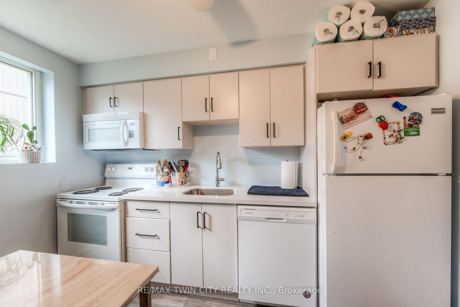 132 Allen Street E, Unit 1 thumbnail 8
