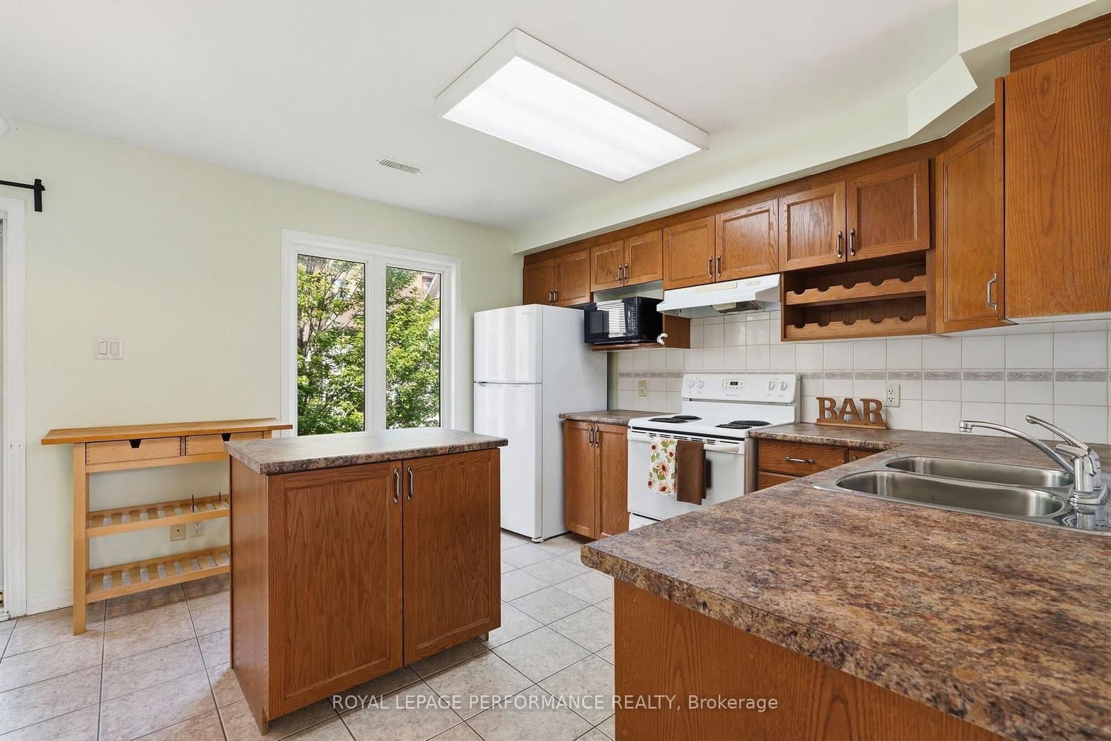 568 Reardon Private, Unit 8 thumbnail 13