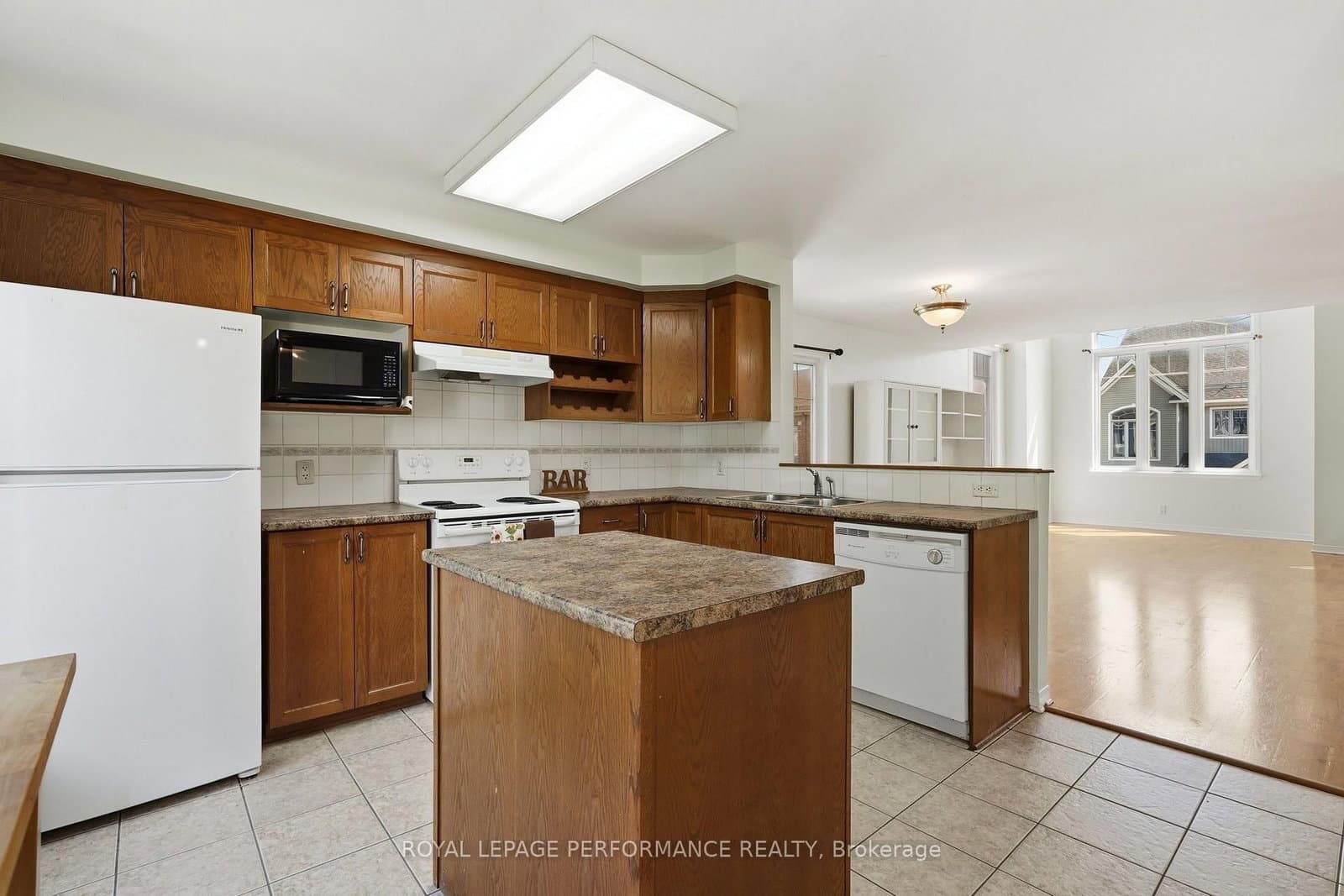 568 Reardon Private, Unit 8 thumbnail 14