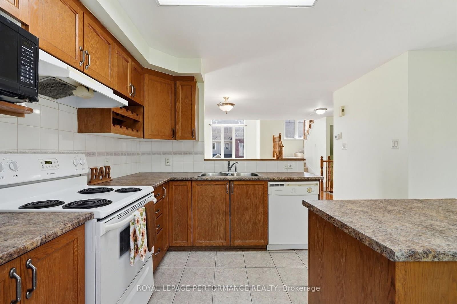 568 Reardon Private, Unit 8 thumbnail 15