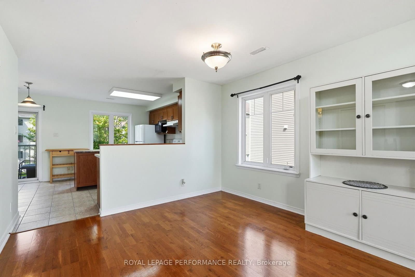568 Reardon Private, Unit 8 thumbnail 9