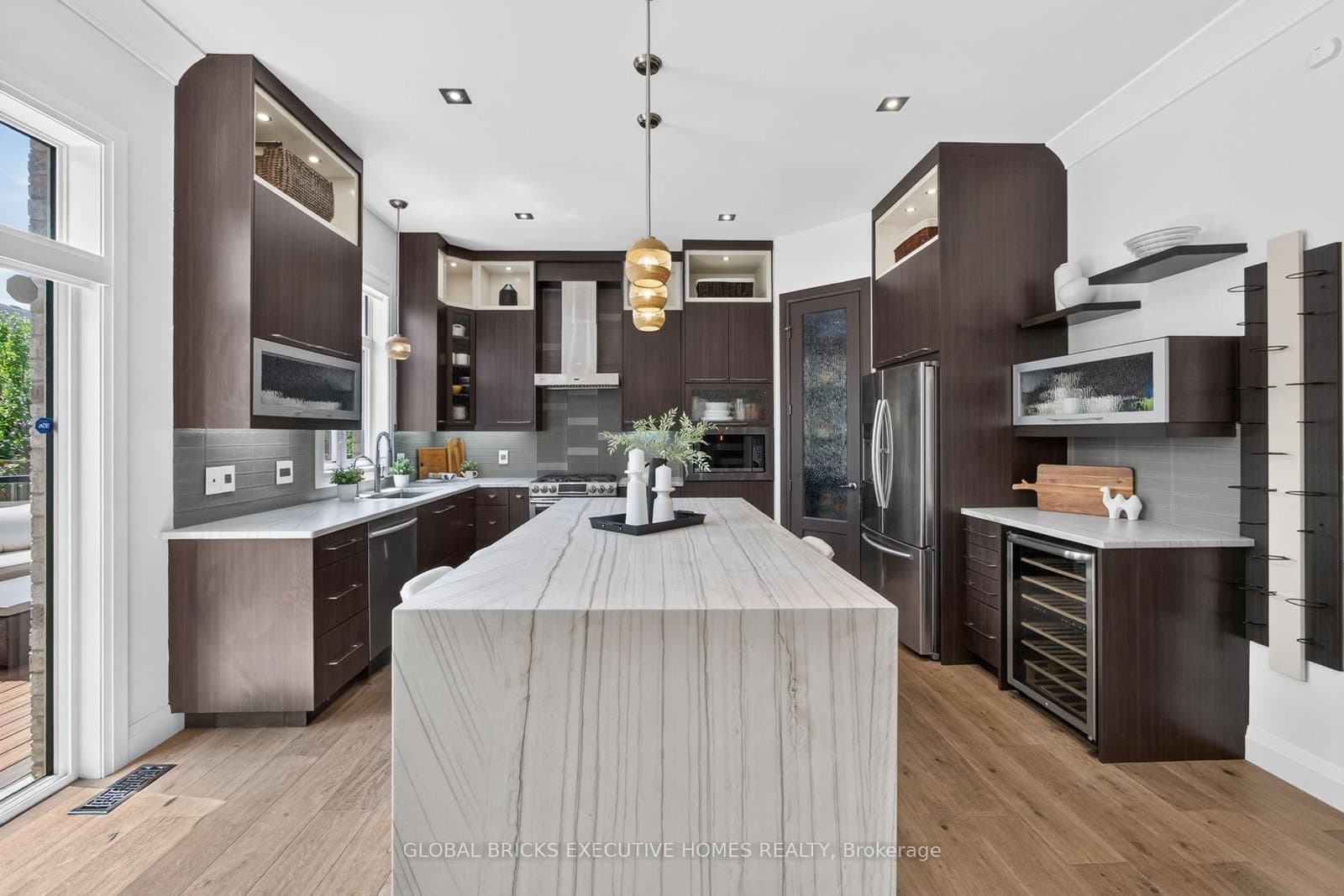 56 Valleyscape Drive thumbnail 19