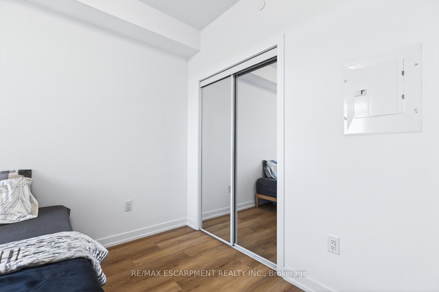 470 Dundas Street E, Unit 904 thumbnail 23