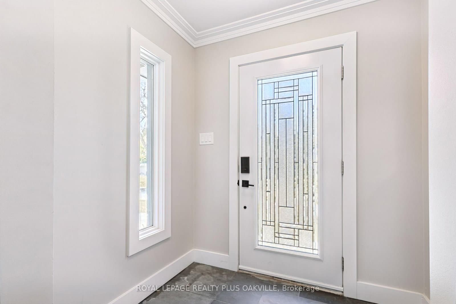340 Clarendon Drive thumbnail 3