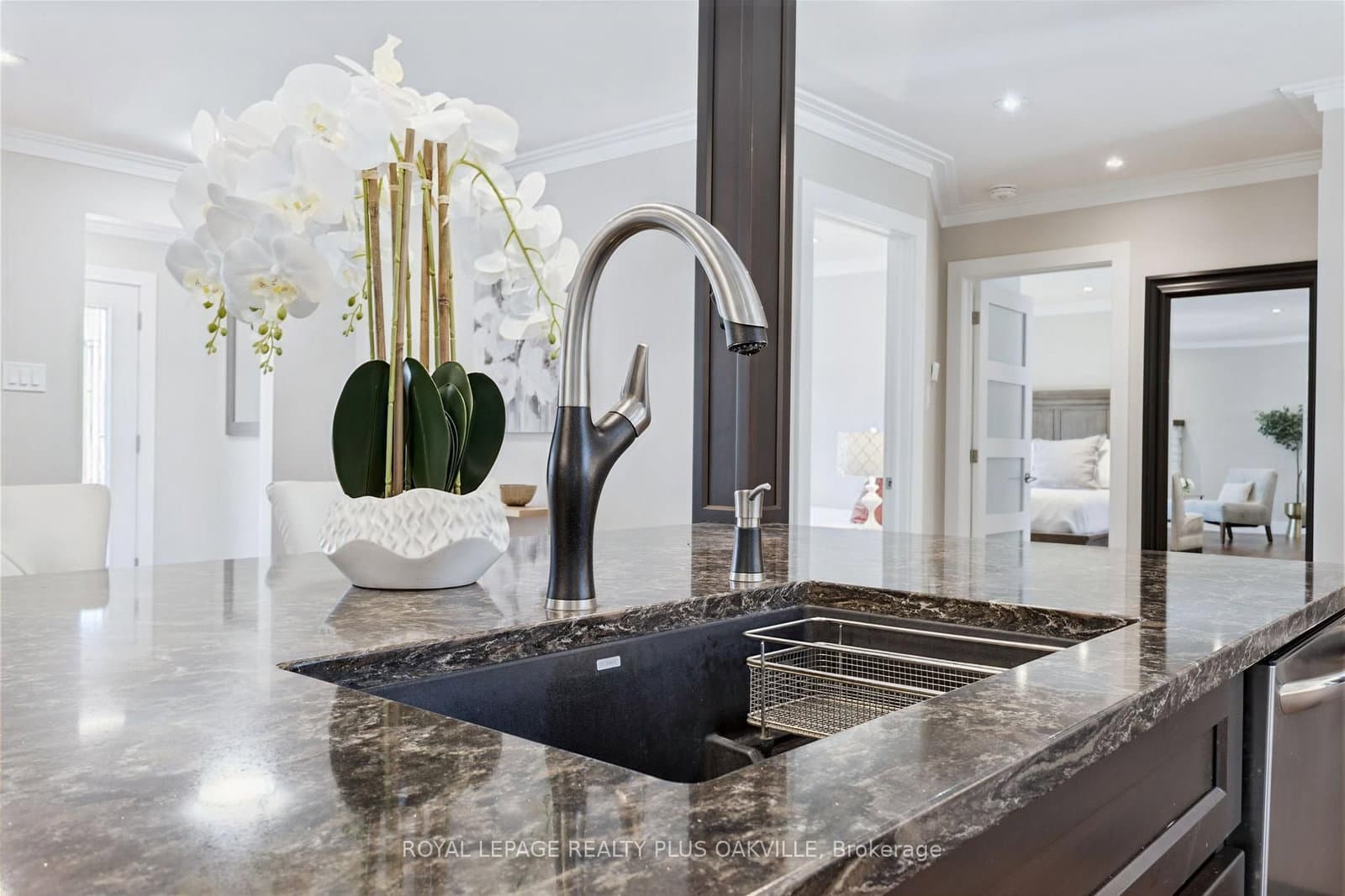340 Clarendon Drive thumbnail 9