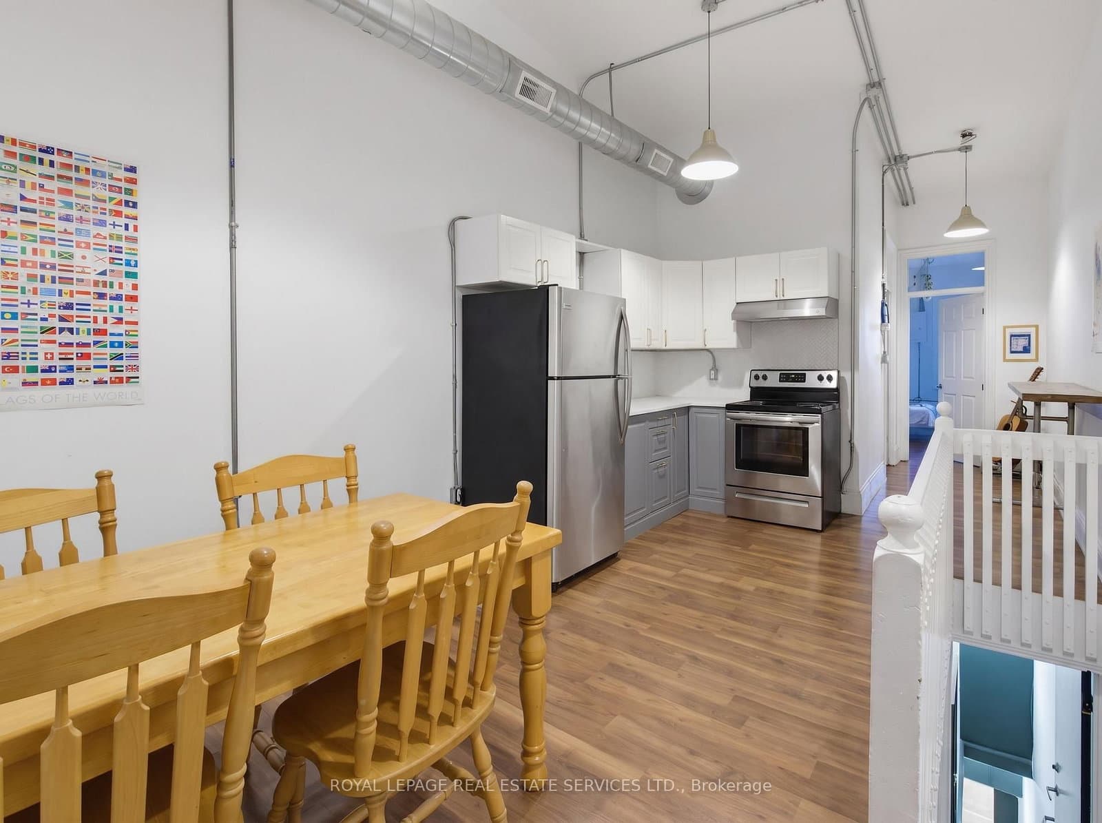 183 King Street E thumbnail 19