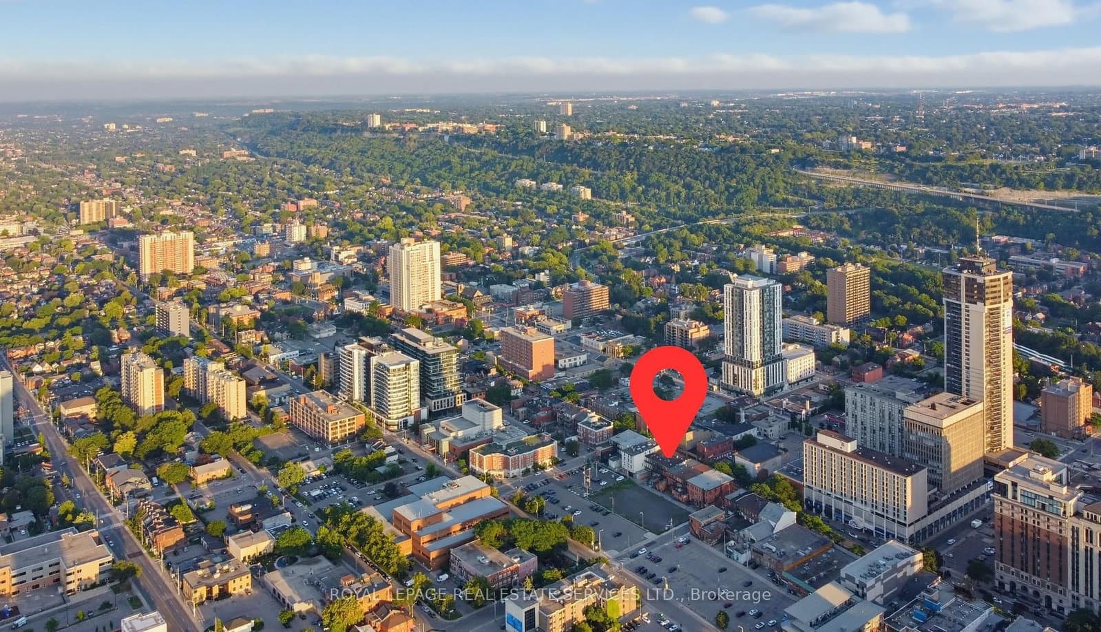 183 King Street E thumbnail 4