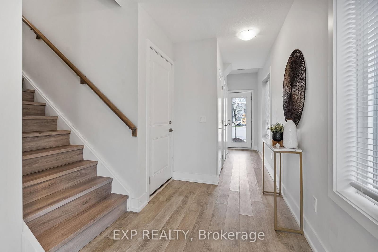 115 Shoreview Place, Unit 6 thumbnail 3